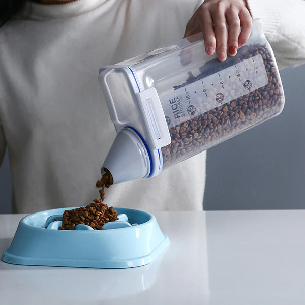 Plastic Food Storage Container with Measuring Cup for Pet Food